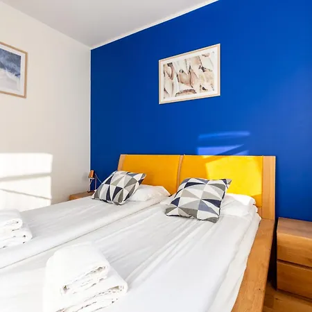 Apartment Obluze Royal Blue *